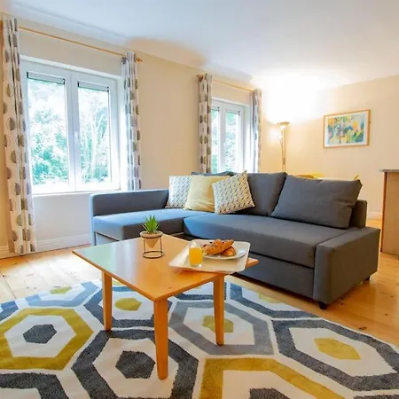 222 - Cozy Retreat By Shortstays