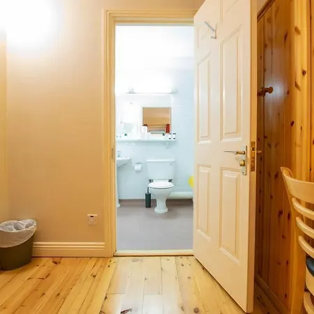 222 - Cozy Retreat By Shortstays Apartment *