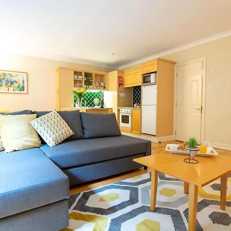 Apartment 222 - Cozy Retreat By Shortstays