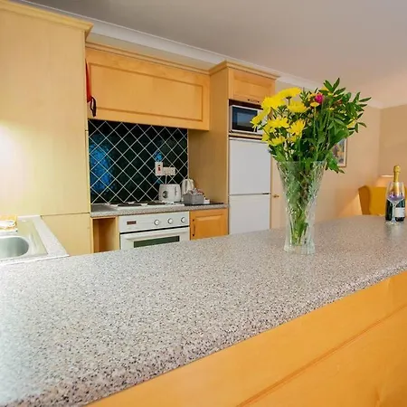 222 - Cozy Retreat By Shortstays Apartment Westport