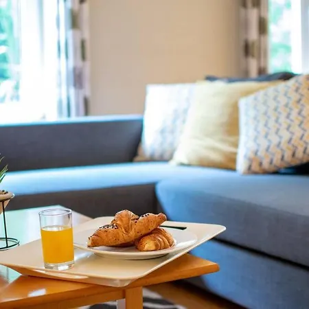 Apartment 222 - Cozy Retreat By Shortstays *